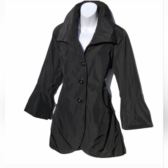 Votre Nom Trench Coat Perfect for Fall - Picture 8 of 14
